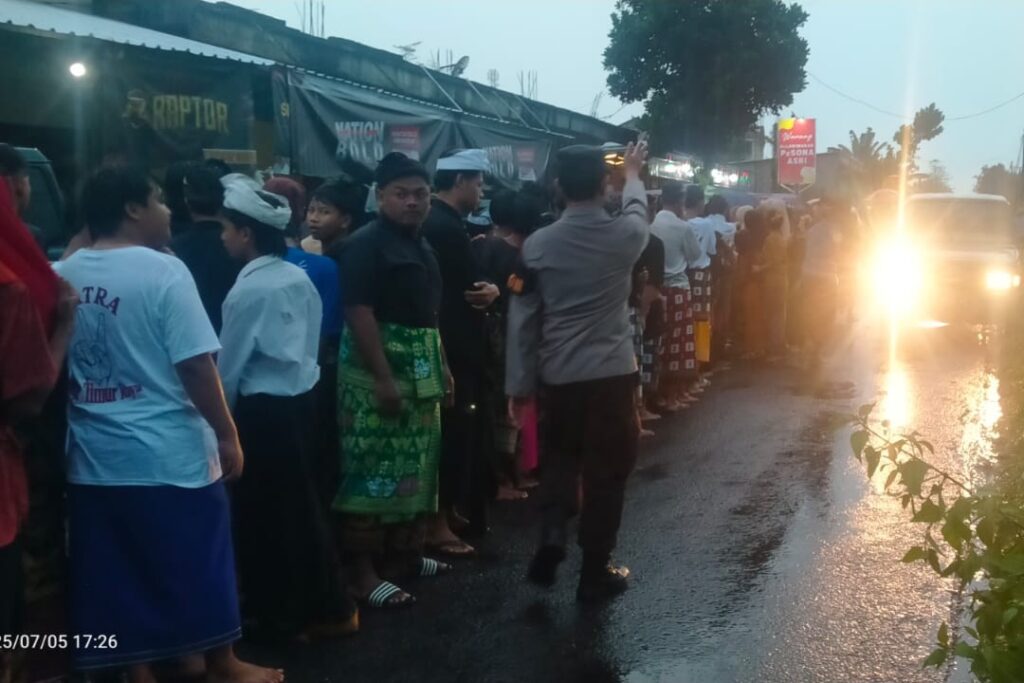 Nyongkolan di Desa Jagaraga Indah Berlangsung Lancar Berkat Pengamanan Polsek Kediri