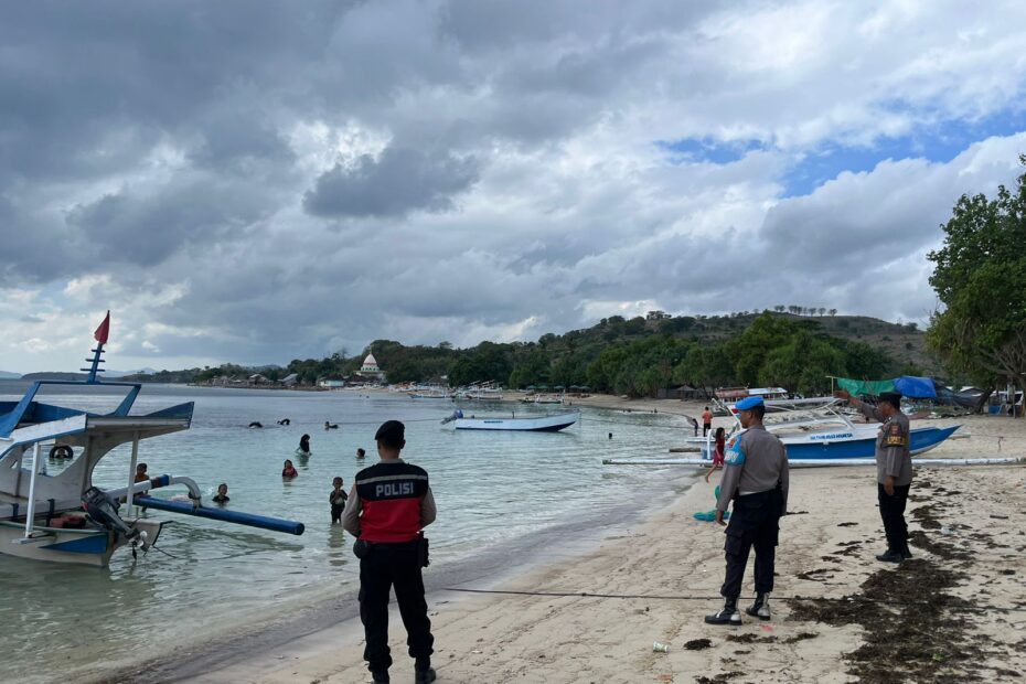 Polsek Sekotong Tingkatkan Patroli Wisata di Pantai Elak-Elak