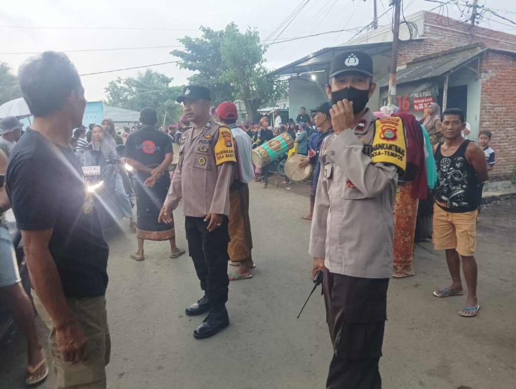 Sinergi Polisi dan Warga Sukseskan Nyongkolan di Banyu Urip, Gerung