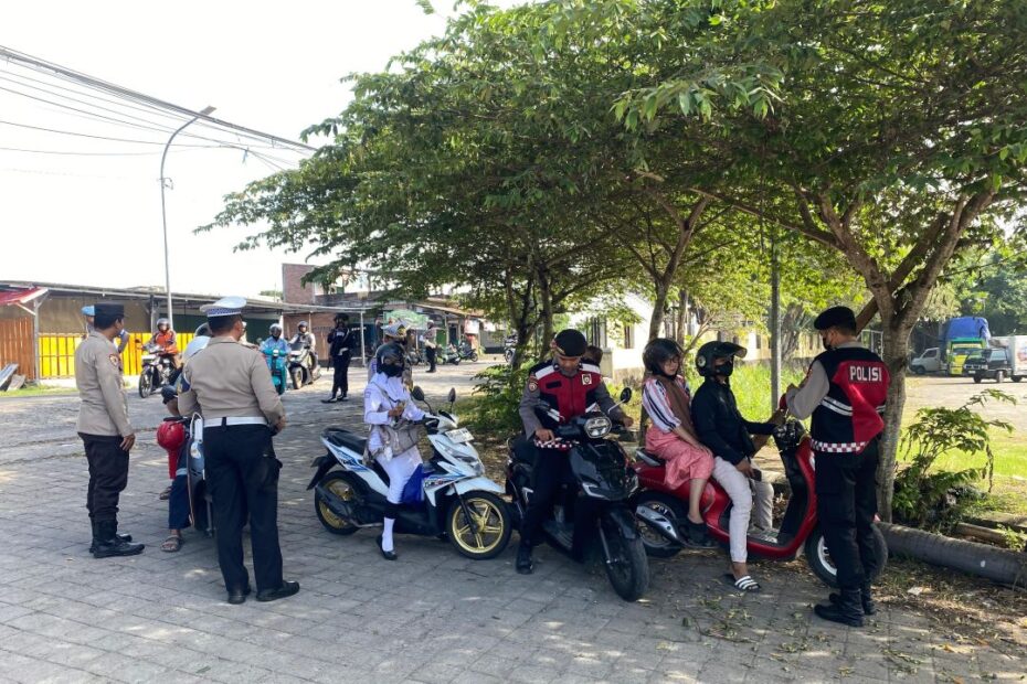 Operasi Patuh Rinjani 2025, Puluhan Pelanggar Terjaring di Depan Rumak Square