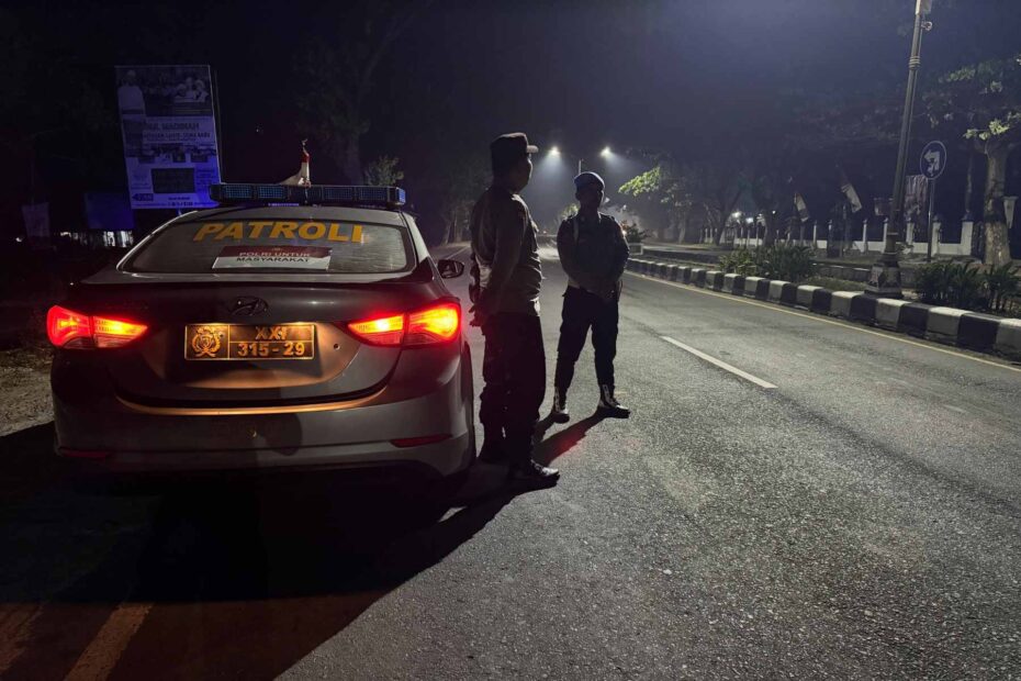 Kapolsek Kediri Pimpin Patroli Blue Light, Sasar Area Rawan Kejahatan di Lombok Barat