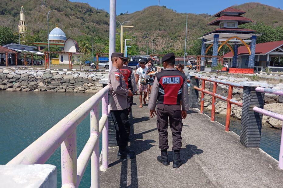 Patroli Humanis Polsek Sekotong Jaga Keamanan Wisata Dermaga Tawun