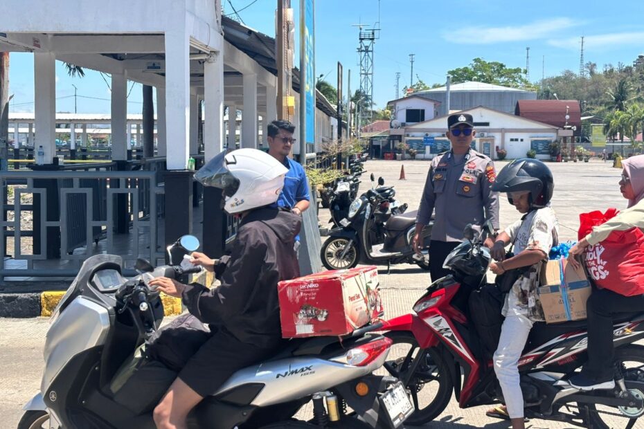 Polsek Kawasan Lembar Pastikan Kelancaran Pemuatan Kapal
