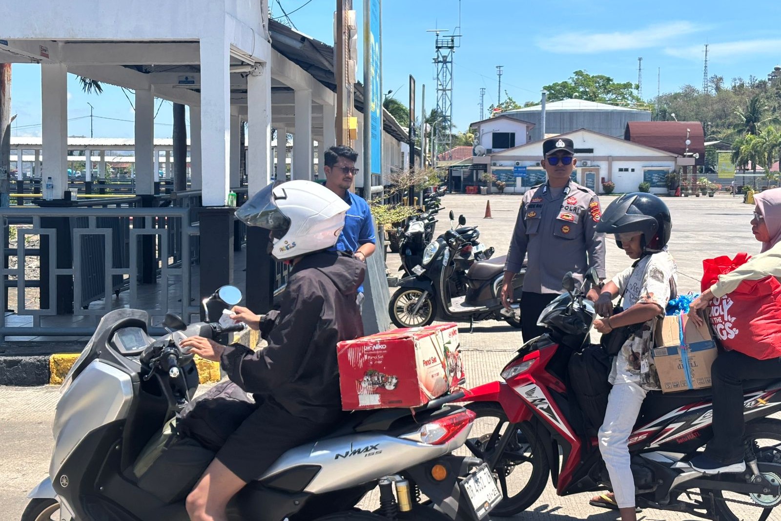 Polsek Kawasan Lembar Pastikan Kelancaran Pemuatan Kapal