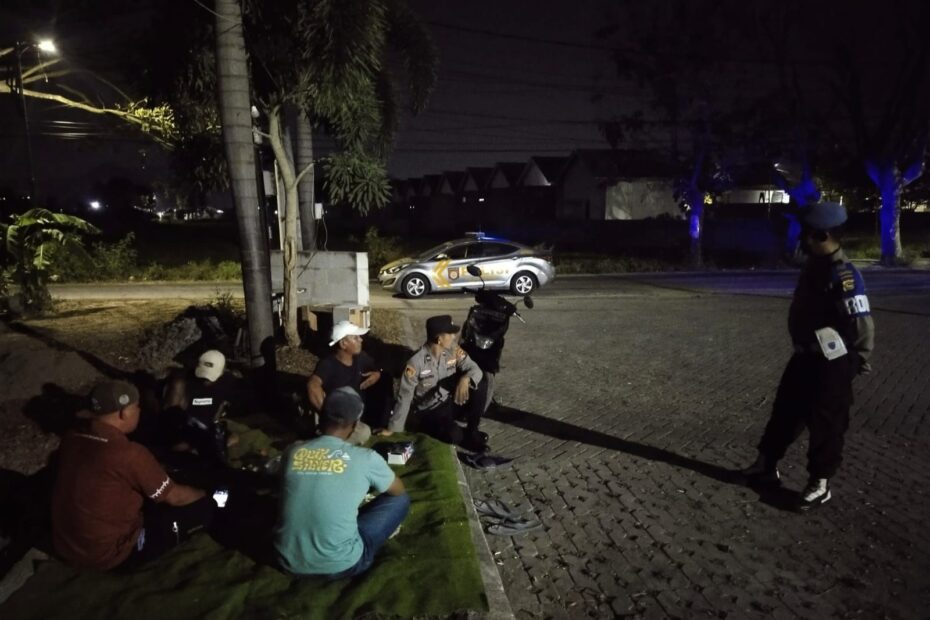 Patroli Dialogis Polsek Labuapi Ciptakan Kamtibmas Kondusif di Lombok Barat
