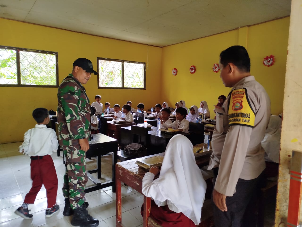 Program Makan Bergizi Gratis Resmi Dimulai di Kecamatan Kuripan, Lombok Barat