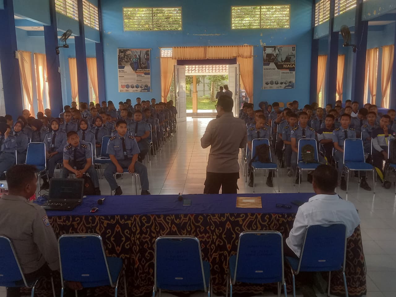 Cegah Kenakalan Remaja, Polres Lombok Barat Edukasi Siswa SMKN 1 Lembar