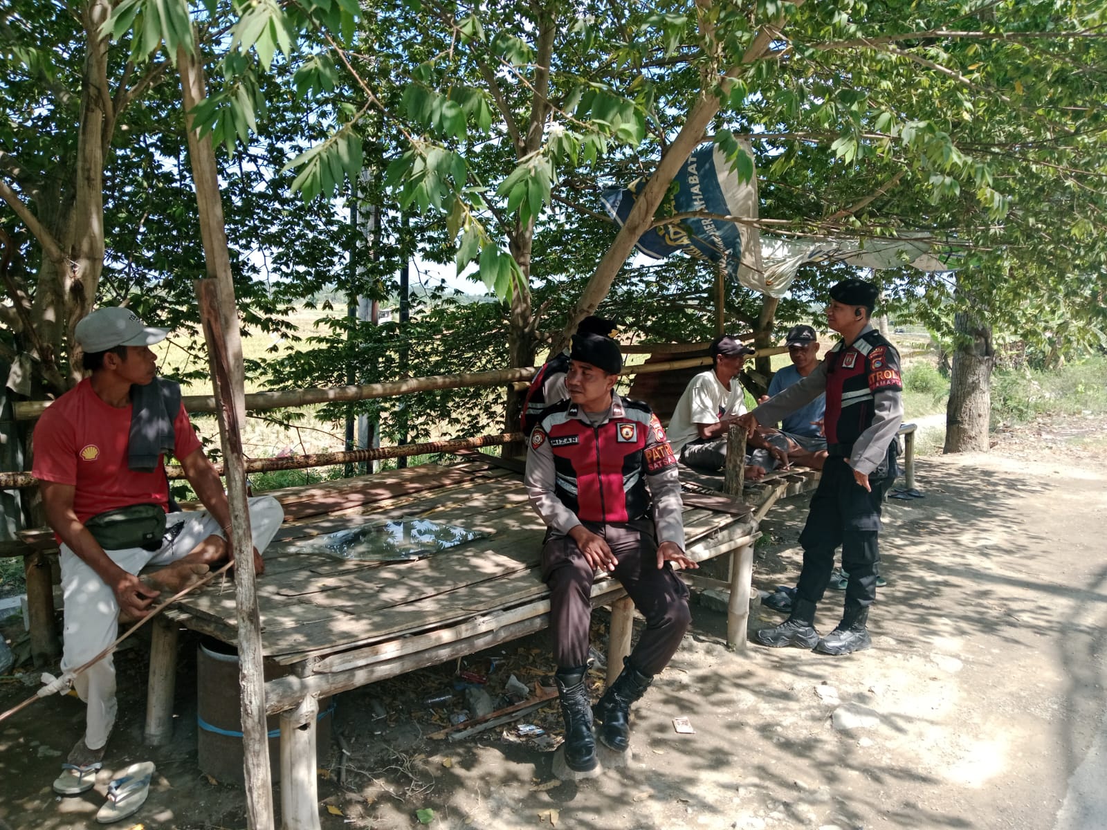 Polres Lombok Barat Gelar Patroli Dialogis dan Sosialisasi KEMOS 110 di Desa Taman Ayu