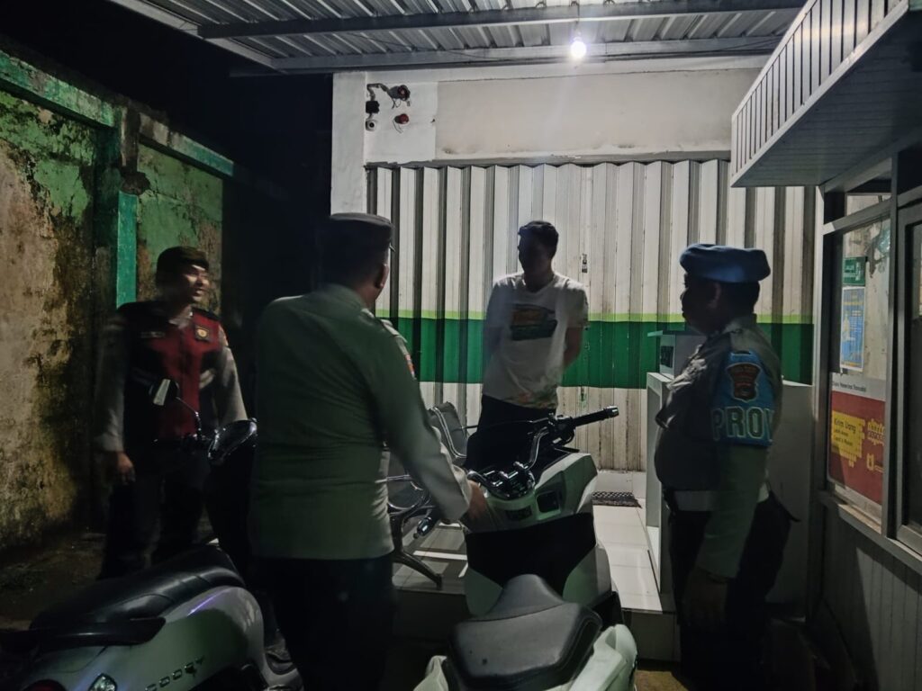 Polsek Sekotong Intensifkan Patroli Malam untuk Jaga Keamanan Objek Vital