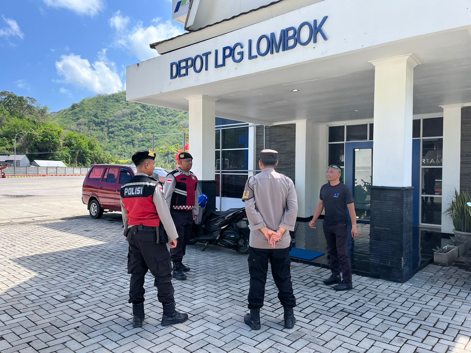 Polsek Sekotong Intensifkan Patroli Dialogis di Depot LPG Desa Sekotong Barat