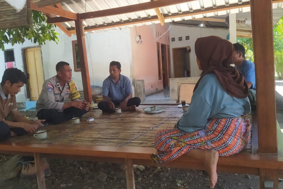 Polri dan Warga Batu Putih Bersinergi Tingkatkan Budidaya Jagung di Sekotong