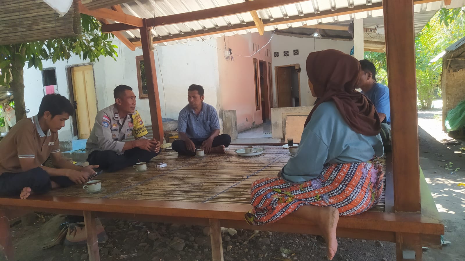 Polri dan Warga Batu Putih Bersinergi Tingkatkan Budidaya Jagung di Sekotong