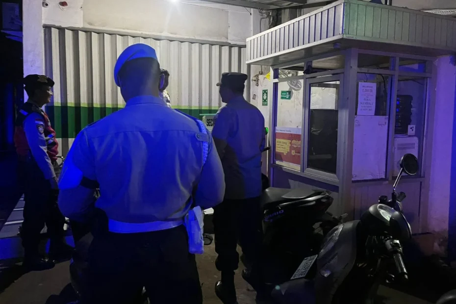 Polsek Sekotong Intensifkan Patroli KRYD di SPBU Sayong untuk Cegah Kriminalitas Malam Hari
