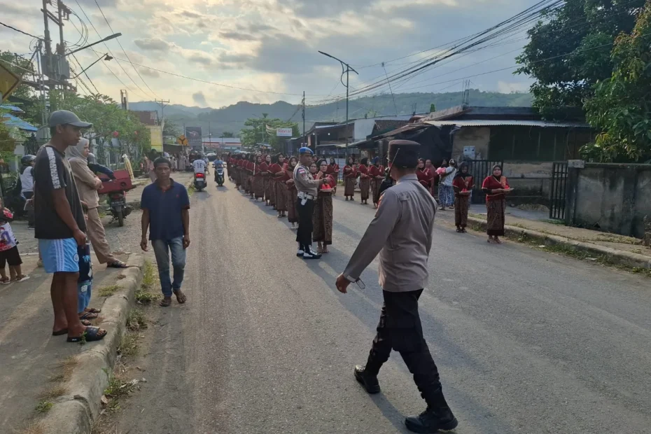 Polsek Sekotong Kawal Tradisi Nyongkolan di Suradadi Berjalan Aman dan Lancar
