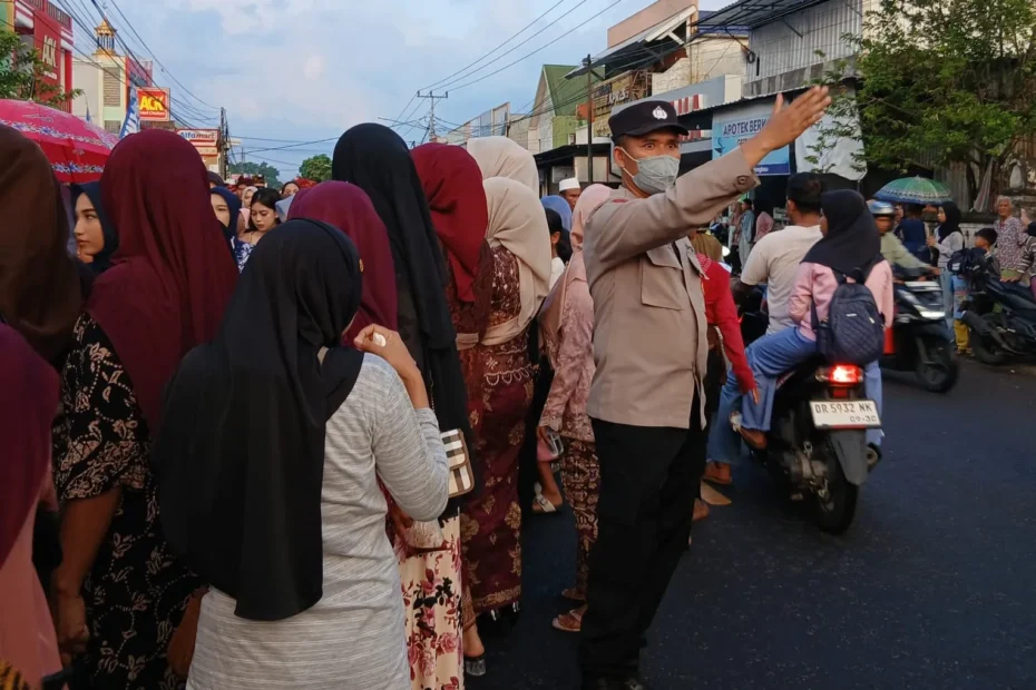 Polsek Gerung Pastikan Prosesi Nyongkolan di Gerung Utara Berjalan Aman dan Tertib