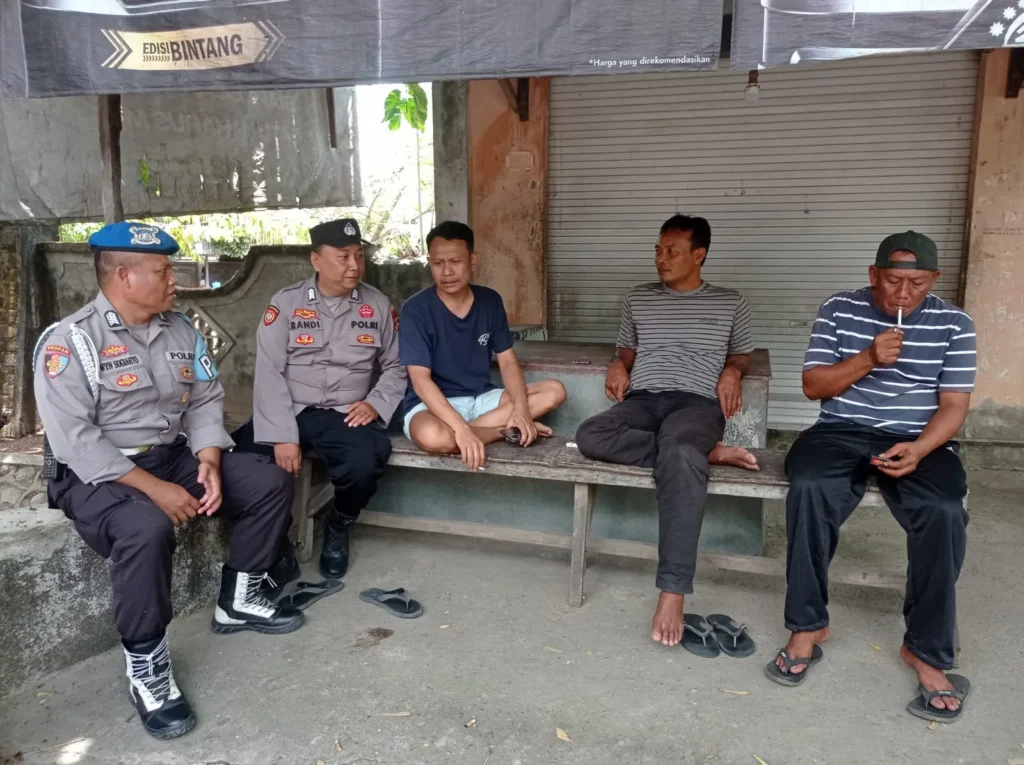 Patroli Dialogis Polsek Lembar Polisi Hadir Sebelum Masalah Datang