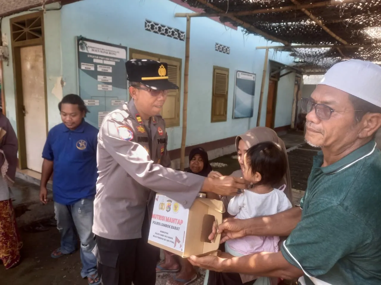 Aksi Peduli Polres Lombok Barat, Warga Kuranji Dalang Terharu