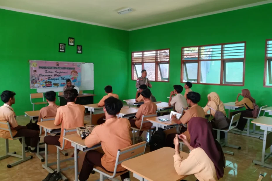 Polisi Hadir di Sekolah, Siswa Sekotong Dapat Pesan Penting Soal Etika dan Bahaya Narkoba