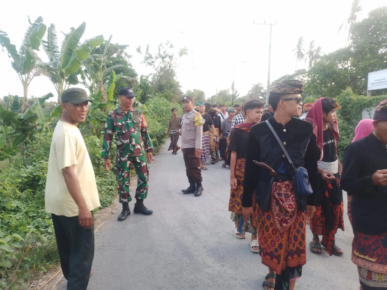 Polsek Gerung Kawal Dua Nyongkolan Berjalan Aman dan Tertib