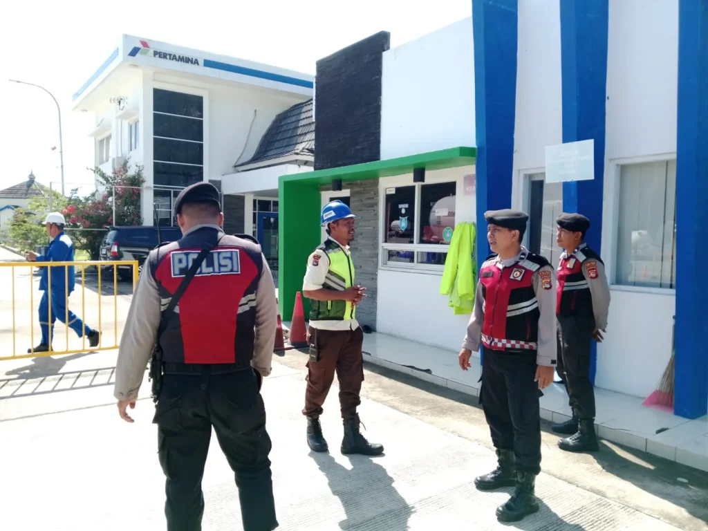 Gencarkan Pencegahan 3C, Polsek Sekotong Patroli Dialogis di Pusat Ekonomi Warga