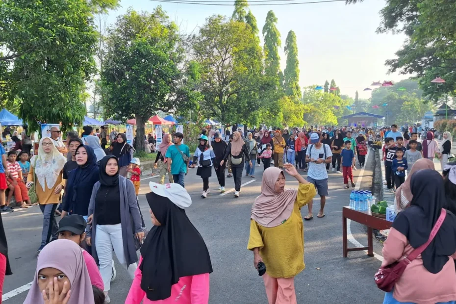 CFD Lombok Barat 2025 Sukses Bikin Warga Tumpah Ruah di Taman Giri Menang