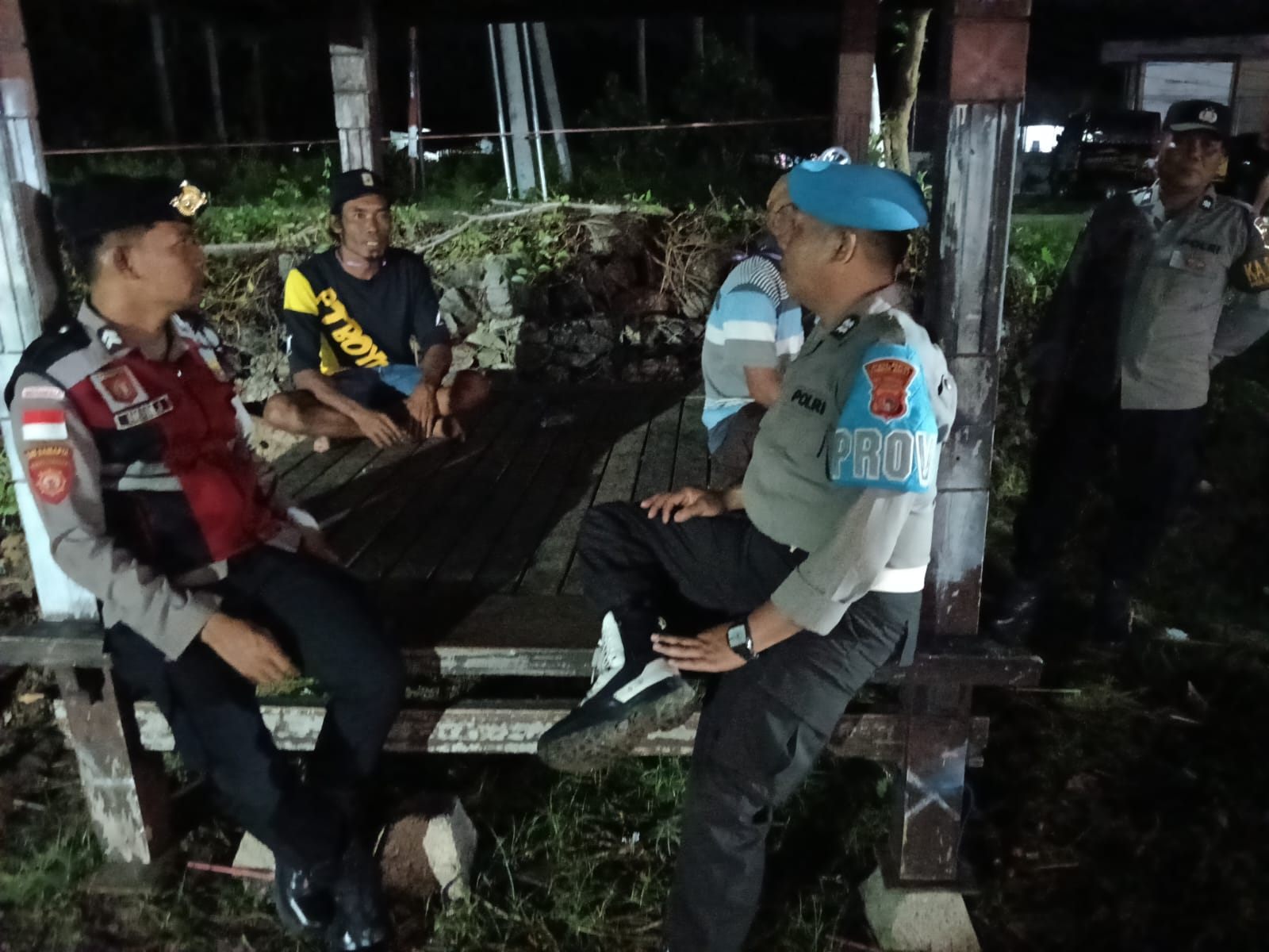 Cegah 3C Dini Hari, Polsek Sekotong Patroli Dialogis di Pesisir Mas