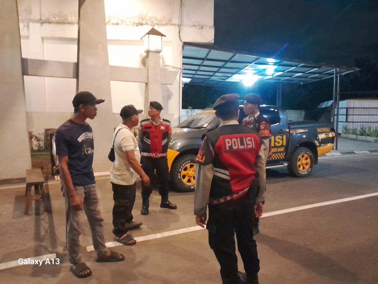 Patroli Presisi di Lombok Barat, Samapta Gencarkan Dialogis di Pemukiman Rawan 3C