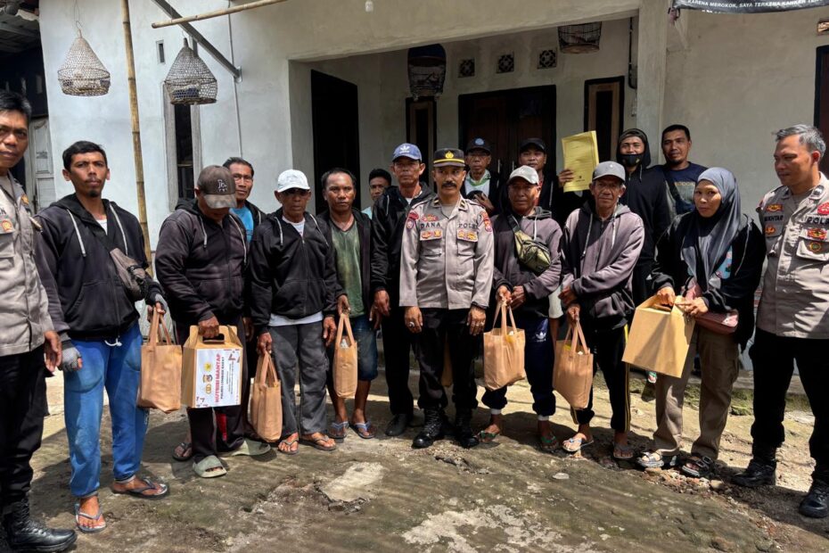 Polres Lombok Barat Bagi Nutrisi Mantap untuk Tukang Ojek Pangkalan