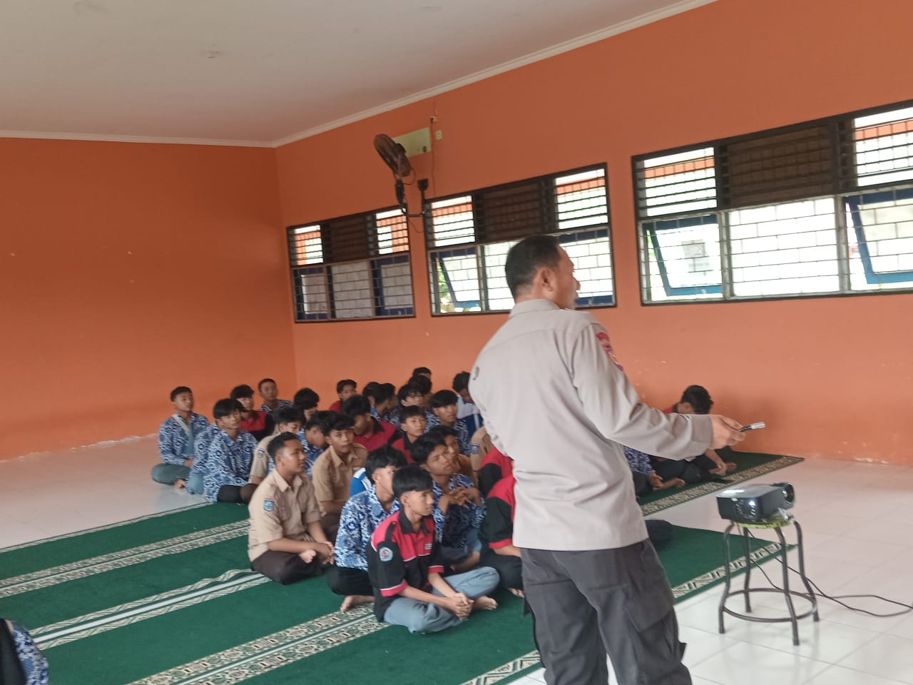 Edukasi Sat Binmas Polres Lombok Barat Cegah Kenakalan, Selamatkan Generasi
