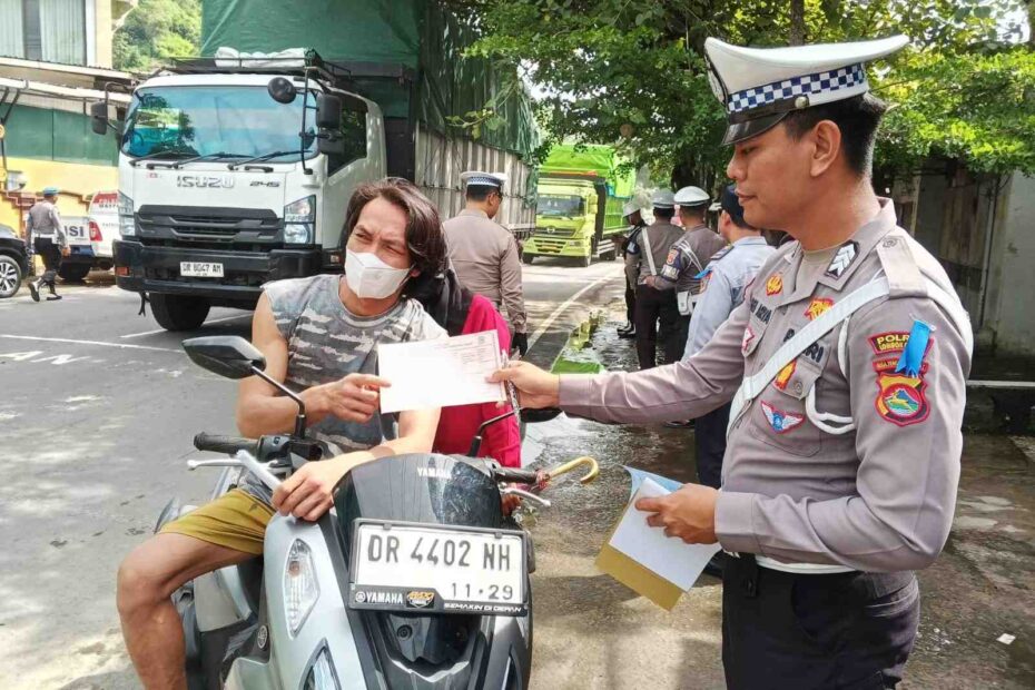 Utamakan Teguran, Sat Lantas Lobar Sasar Pelanggaran R2 di Lembar