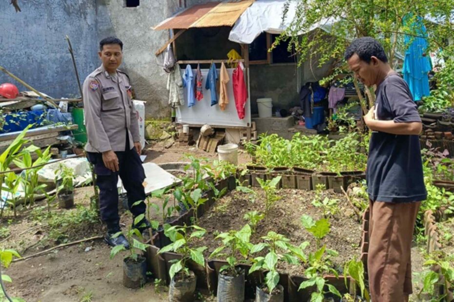 Polisi Dampingi Warga Perampuan Wujudkan Swasembada Pangan