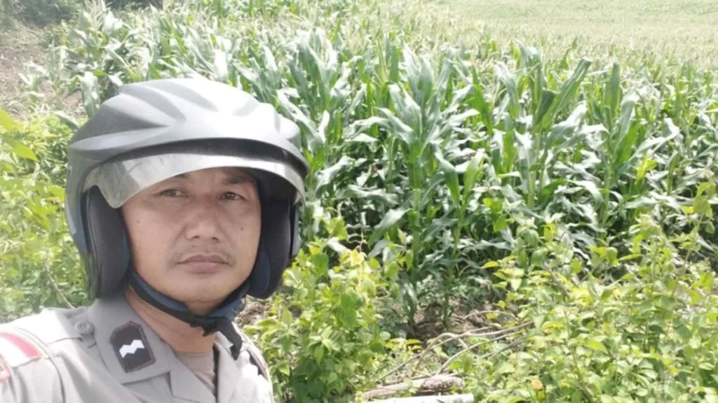 Polri Dampingi Petani Buwun Mas Optimalkan Lahan Tadah Hujan