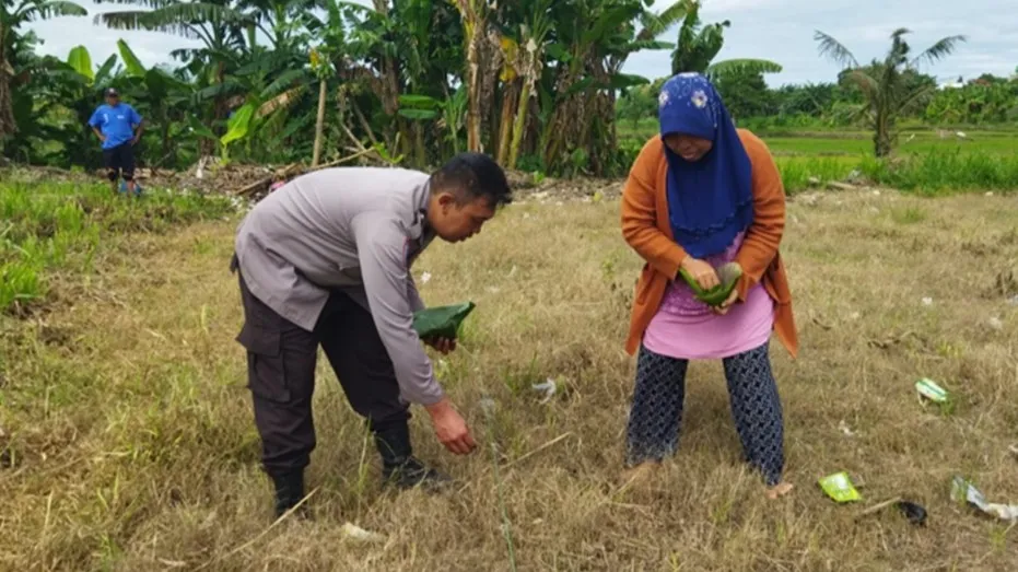 Bhabinkamtibmas Labuapi Sulap Lahan Tidur Jadi Kebun Produktif