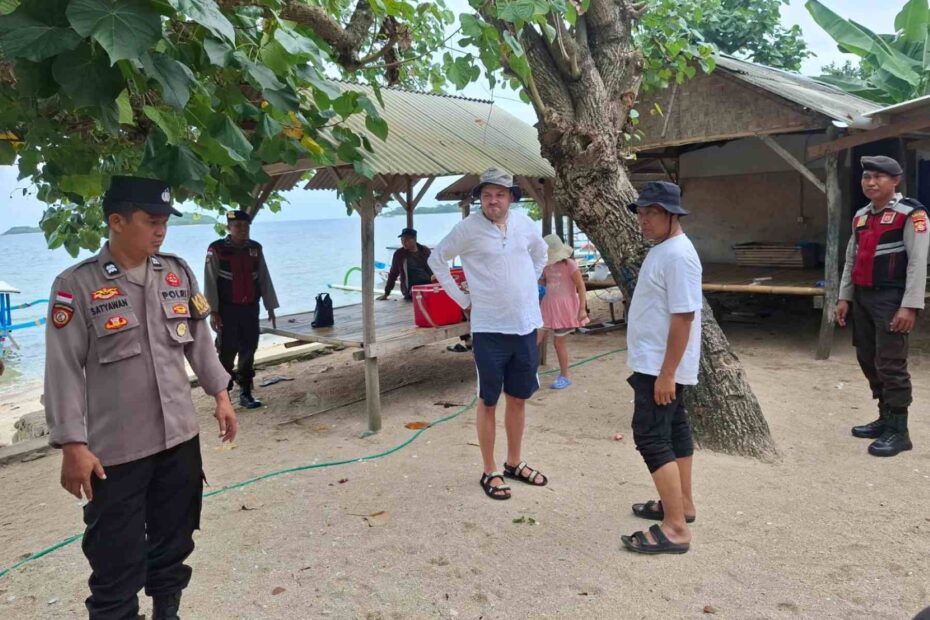 Polsek Sekotong Jaga Keamanan Wisata Pantai Batu Kijuk