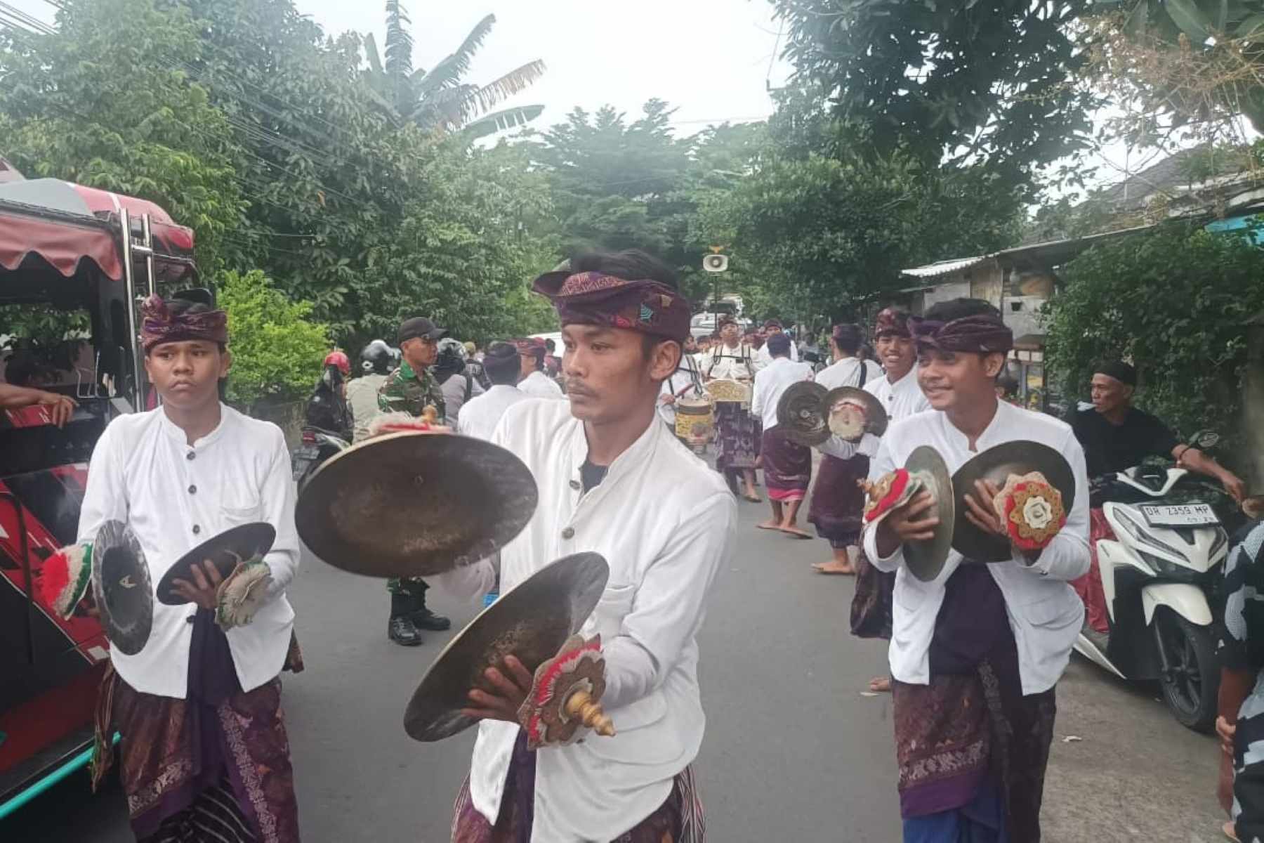 Polsek Batulayar Amankan Nyongkolan di Desa Sandik