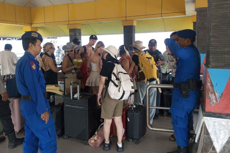 Pengamanan Pelabuhan Senggigi Diperketat, Sat Polairud Pastikan Kelancaran Arus Penumpang Fast Ferry