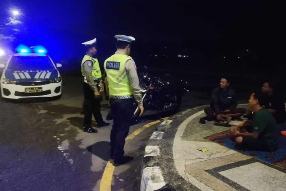 Patroli Malam Satlantas Polres Lombok Barat di Jalur Bypass BIL II