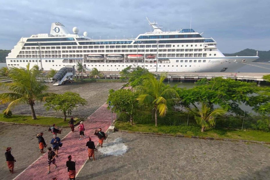 MS Regatta Singgah di Gili Mas, Wisata Lombok Bangkit