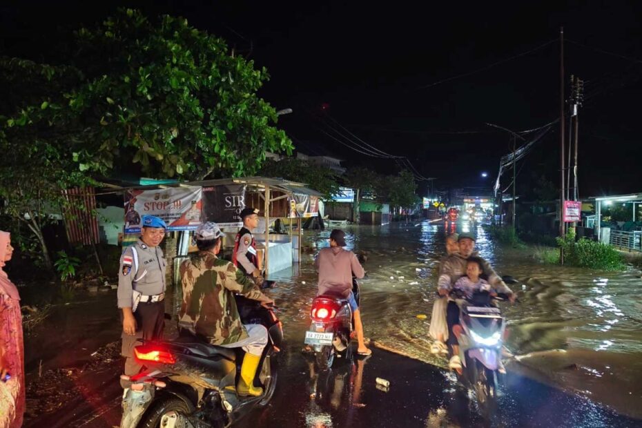 Banjir Bandang di Sekotong: Satu Rumah Hanyut, Warga Dievakuasi