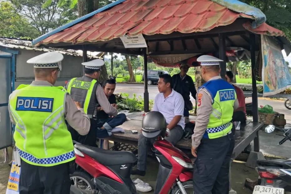 Polantas Menyapa Sasar Pokdarwis di Giri Menang Square