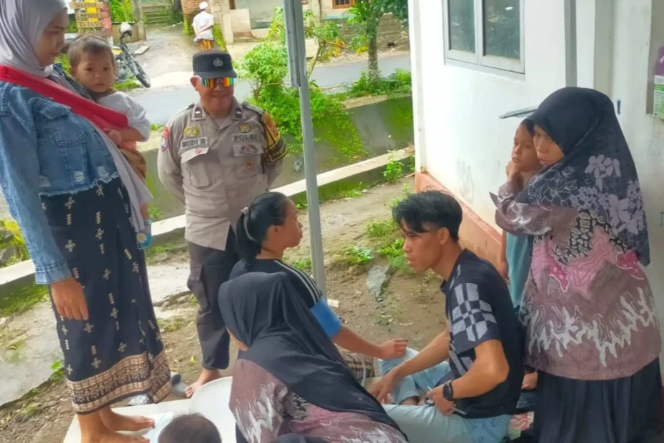 Bhabinkamtibmas Lembahsari Kawal Layanan Kesehatan di Posyandu